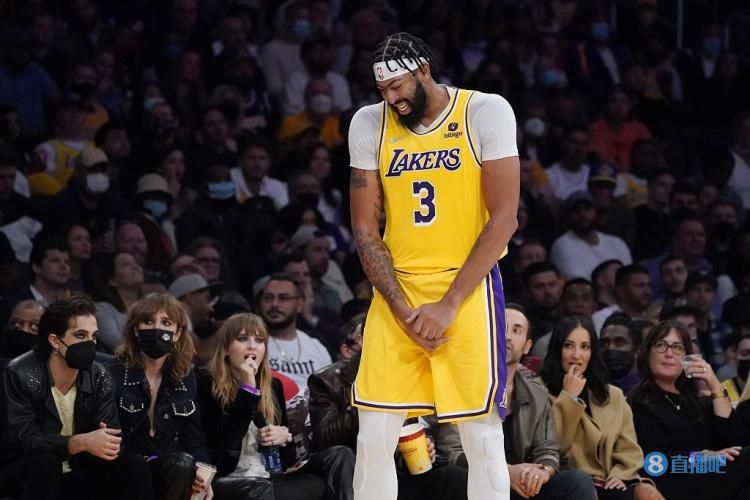 明日湖人客战森林狼：雷迪什大概率出战詹姆斯浓眉出战成疑明日NBA常规赛，湖人客场挑战森林狼。